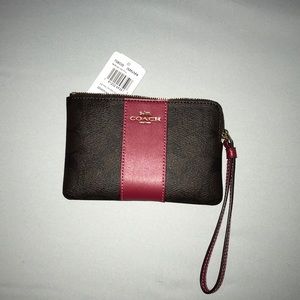 *NWT* Coach wristlet
